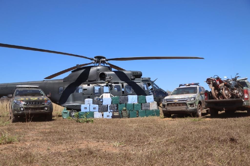 Ação conjunta entre GEFRON, PRF e Exército apreende uma tonelada de cocaína na fronteira com a Bolívia