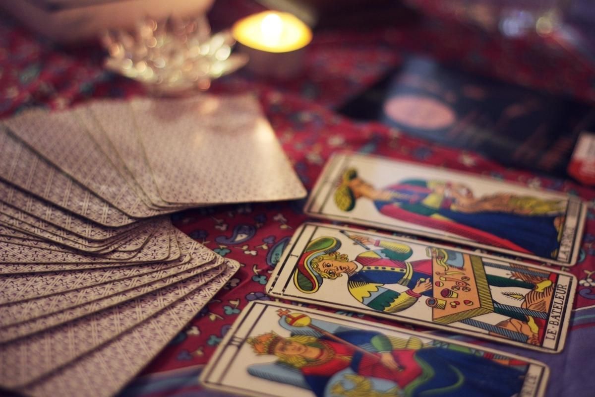 Tarot e Numerologia: Aprenda a Ligar o Poder das Cartas aos Números - Fonte/Canva