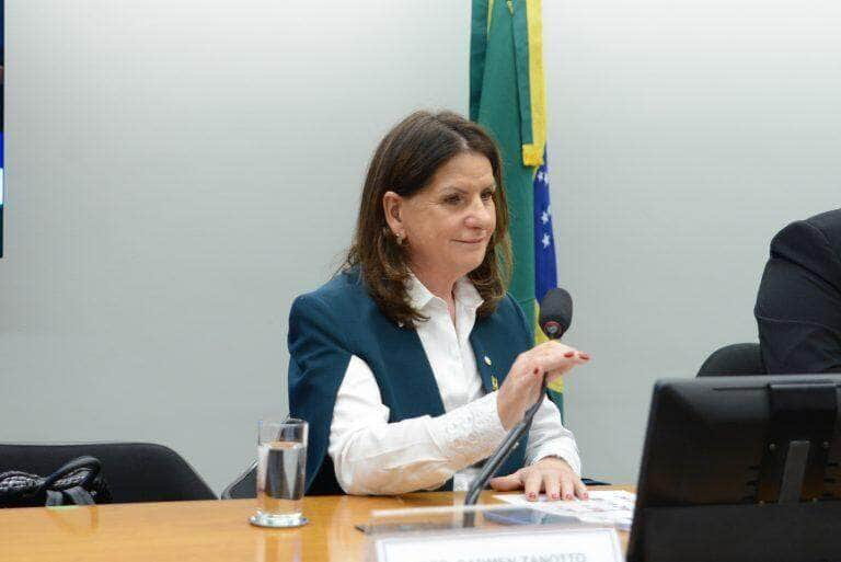 comissao especial aprova pec do piso da enfermagem