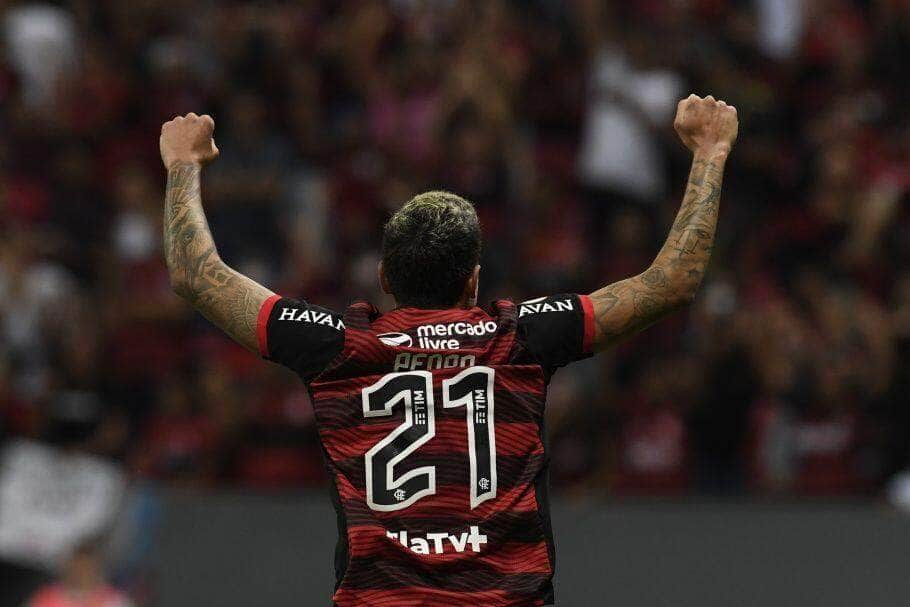 flamengo vence o coritiba pela 17ª rodada do brasileirao assai