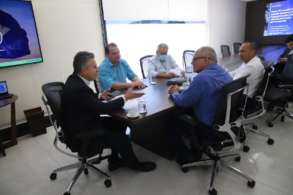 governador firma convenio para asfaltar o 1º distrito industrial de rondonopolis
