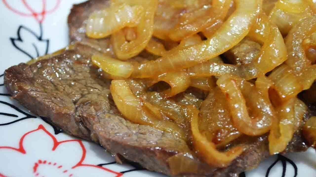 bife acebolado