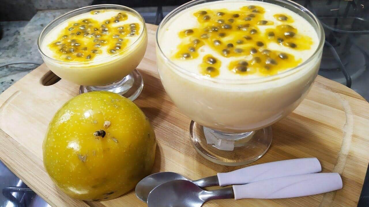 mousse de maracujá com a fruta