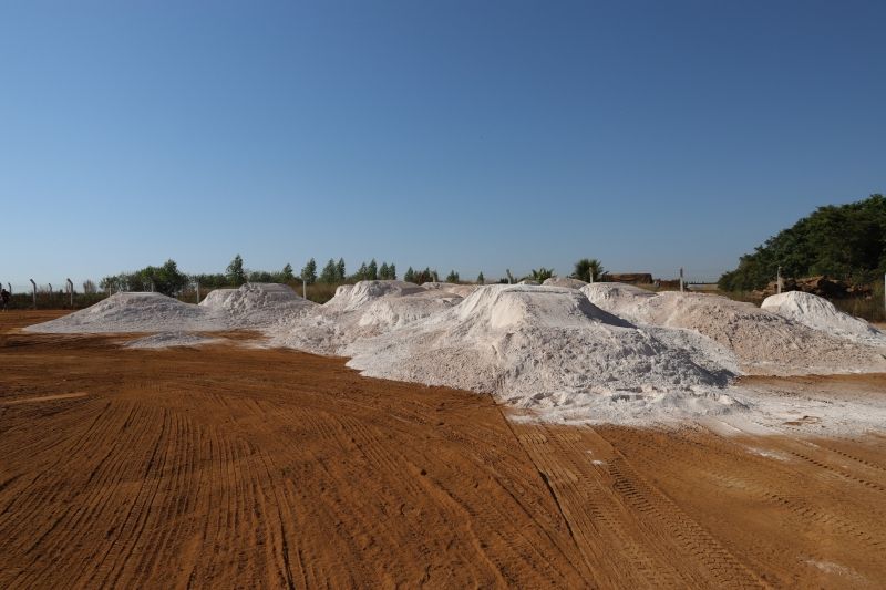 municipio recebe mais de 600 toneladas de calcario para a agricultura familiar