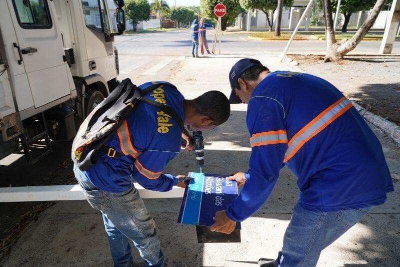 prefeitura investe mais de r 180 mil em novas placas de nomenclatura de ruas