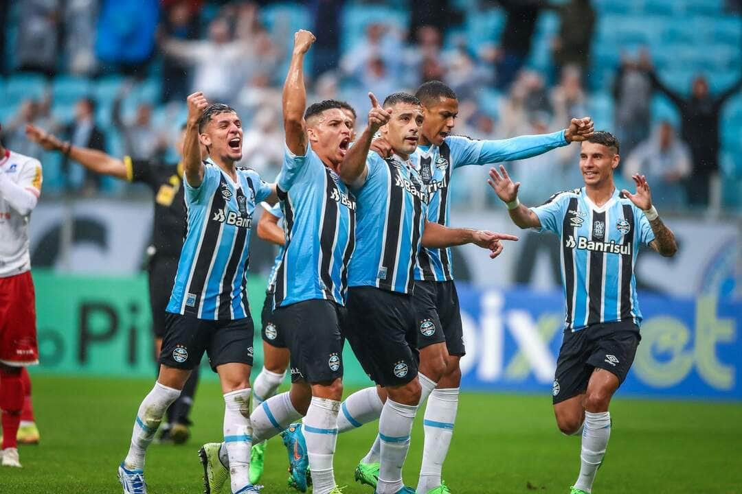 serie b gremio vence tombense e sampaio correa bate vasco em casa