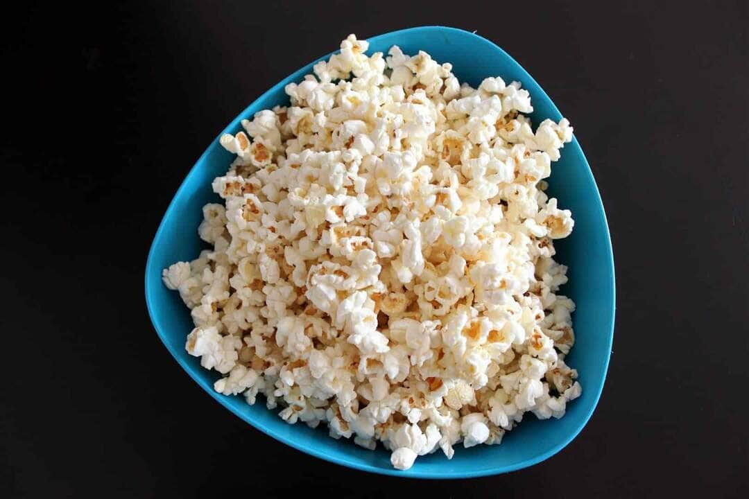 como fazer pipoca no microondas