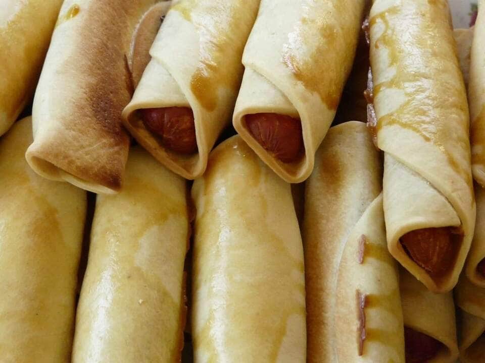 como fazer enroladinho de salsicha com massa de pastel