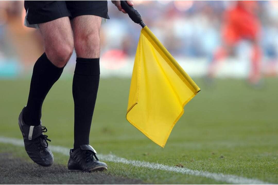 Impedimento automático: Uefa vai testar nova tecnologia durante a Liga dos Campeões da Europa; veja como funciona. Foto: Canva Impedimento automático: Uefa vai testar nova tecnologia durante a Liga dos Campeões da Europa; veja como funciona. Foto: Canva