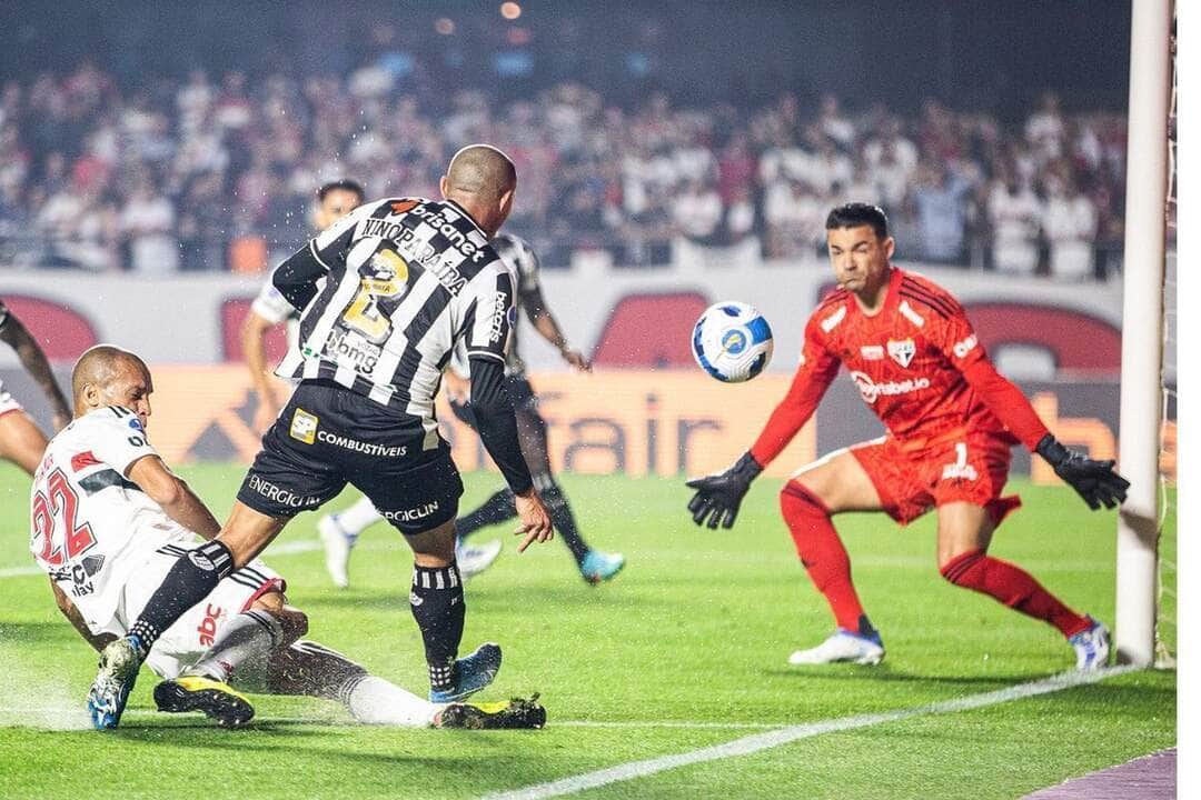 São Paulo aposta na eficiência para avançar nos torneios de mata-mata; vitórias mínimas na Copa do Brasil e Sul-Americana. Foto: Felipe Santos/Ceará