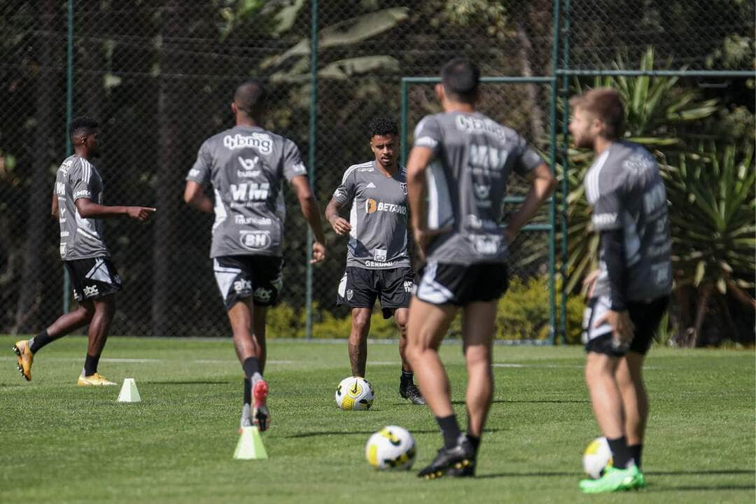 Atlético Mineiro x Athletico Paranaense; onde assistir e as escalações do jogo deste domingo (7) pelo Brasileirão. Foto: Pedro Souza/Atlético