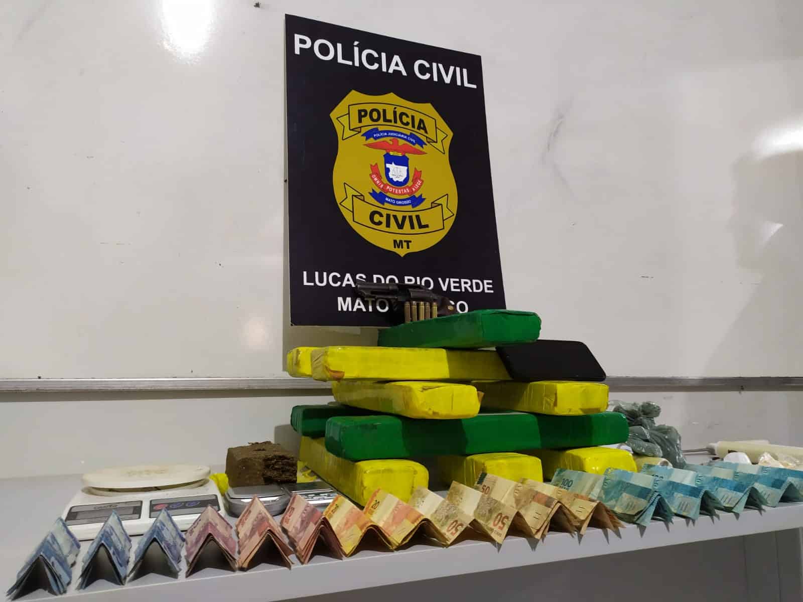 Polícia Civil apreende mais de 10 kg de droga em Lucas do Rio Verde