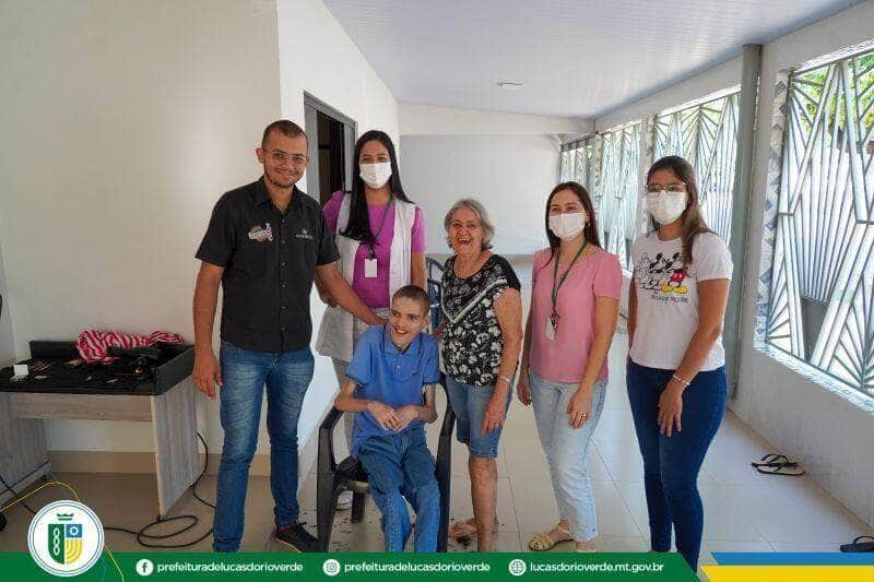 acao realiza corte de cabelo dos pacientes em atendimento domiciliar