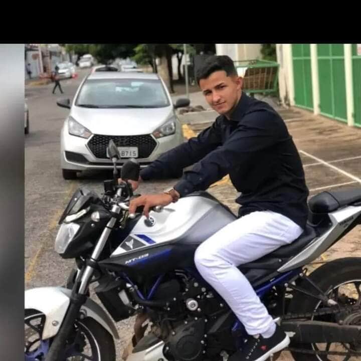 Jovem de 21 anos morre após bater em poste 2 b687453e d850 42e6 a1f9 8435bb9ebd5a
