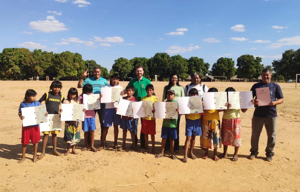 defensoria publica obtem e entrega documentos a 49 criancas e adolescentes indigenas que nao tinham registro civil em canarana