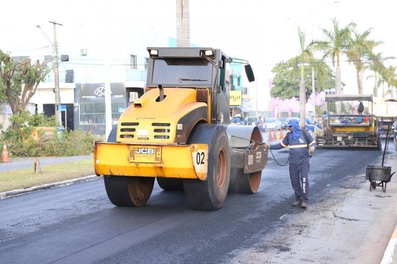gestao municipal avanca no revestimento asfaltico nas avenidas goias e mato grosso