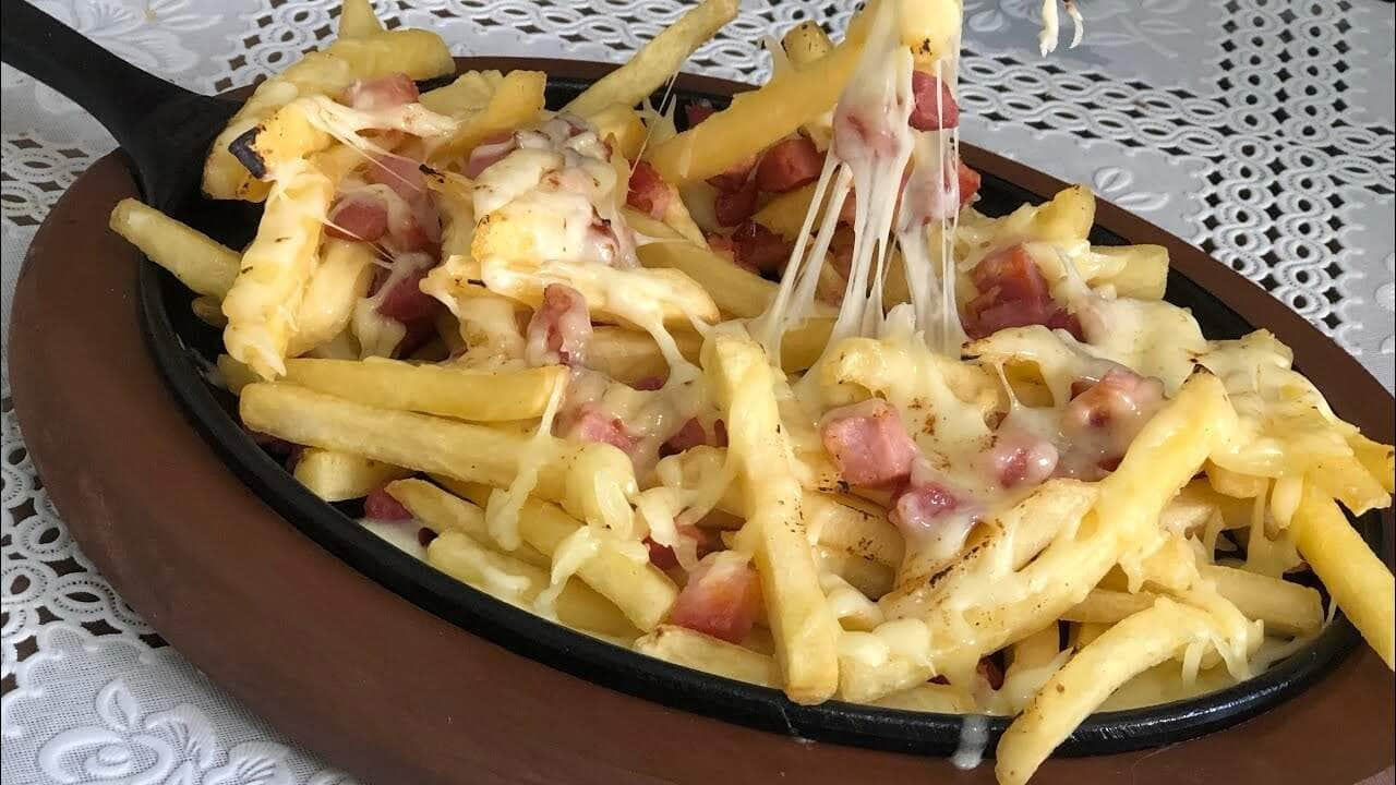 batata com queijo e bacon