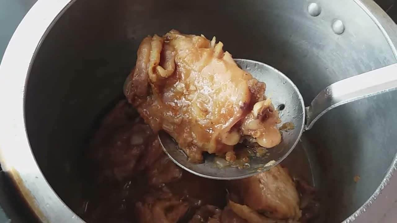 como cozinhar frango na panela de pressão