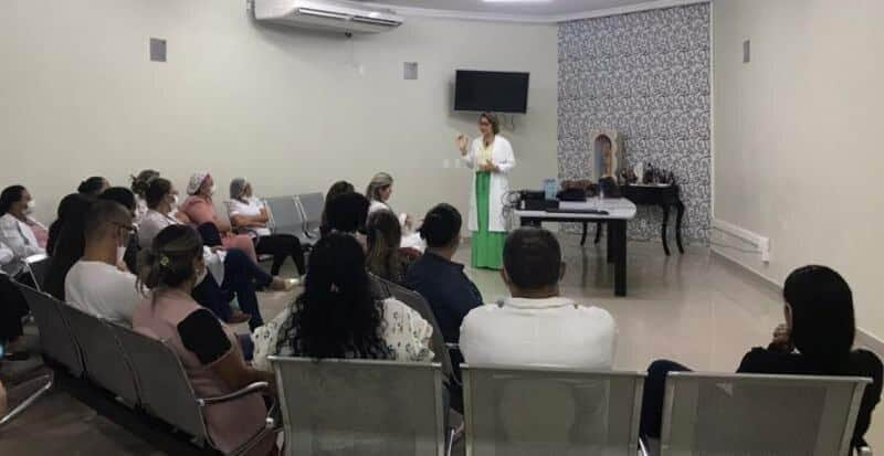 colaboradores do hospital sao benedito participam de palestras sobre prevencao ao suicidio