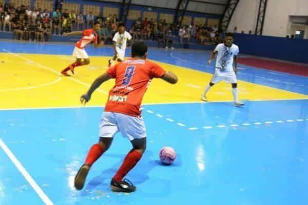 aberto de futsal inicia confrontos das oitavas de final