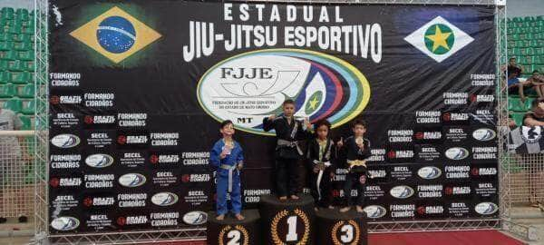 atletas de sorriso participaram do campeonato de jiu jitsu