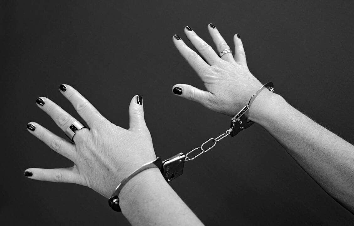 Mulher sob efeito de medicamentos e álcool ataca marido e enfermeira em Mato Grosso
