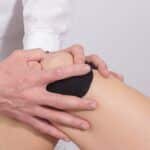 Você sabia que as mulheres sofrem três vezes mais artrose do joelho do que os homens?