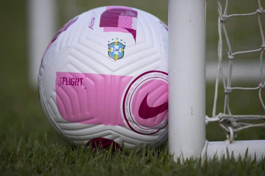 outubro rosa cbf se une a campanha com bola especial no brasileirao assai