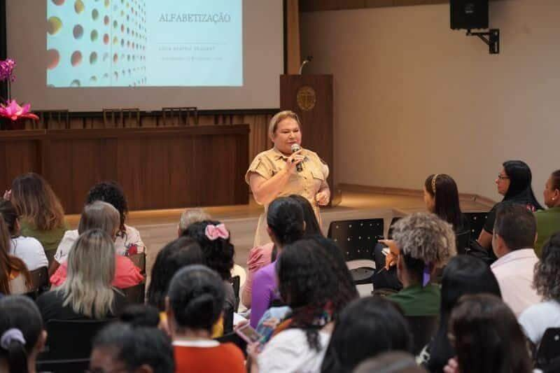 praticas bem sucedidas na educacao luverdense sao apresentadas em seminario