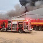 corpo de bombeiros militar de mato grosso controla incendio em empresa de produtos quimicos