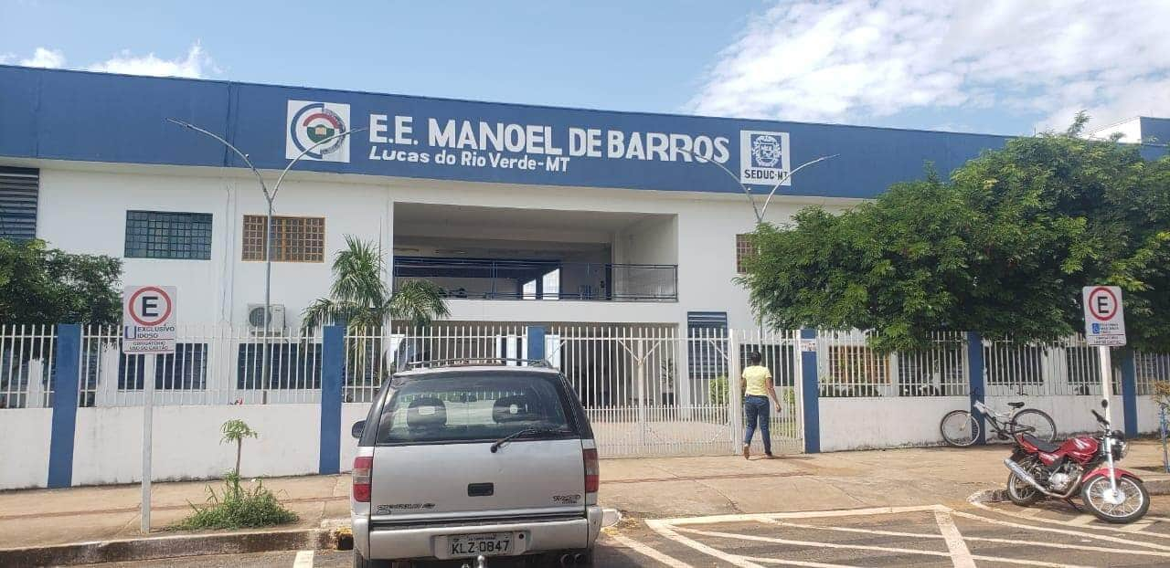 escola manoel de barros entrada