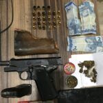 homem e preso por porte ilegal de arma uso ilicito de drogas e corrupcao de menor em mt