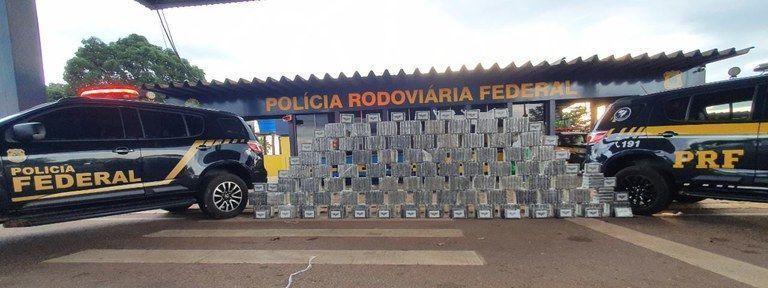 pf e prf apreendem aproximadamente 685kg de cocaina em rondonopolis mt