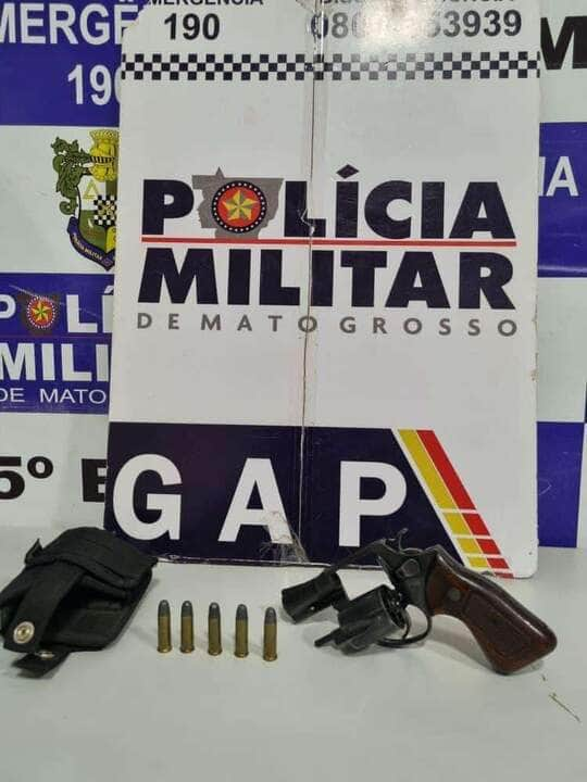 pm flagra infracao de transito e prende homem com arma de fogo em rondonopolis