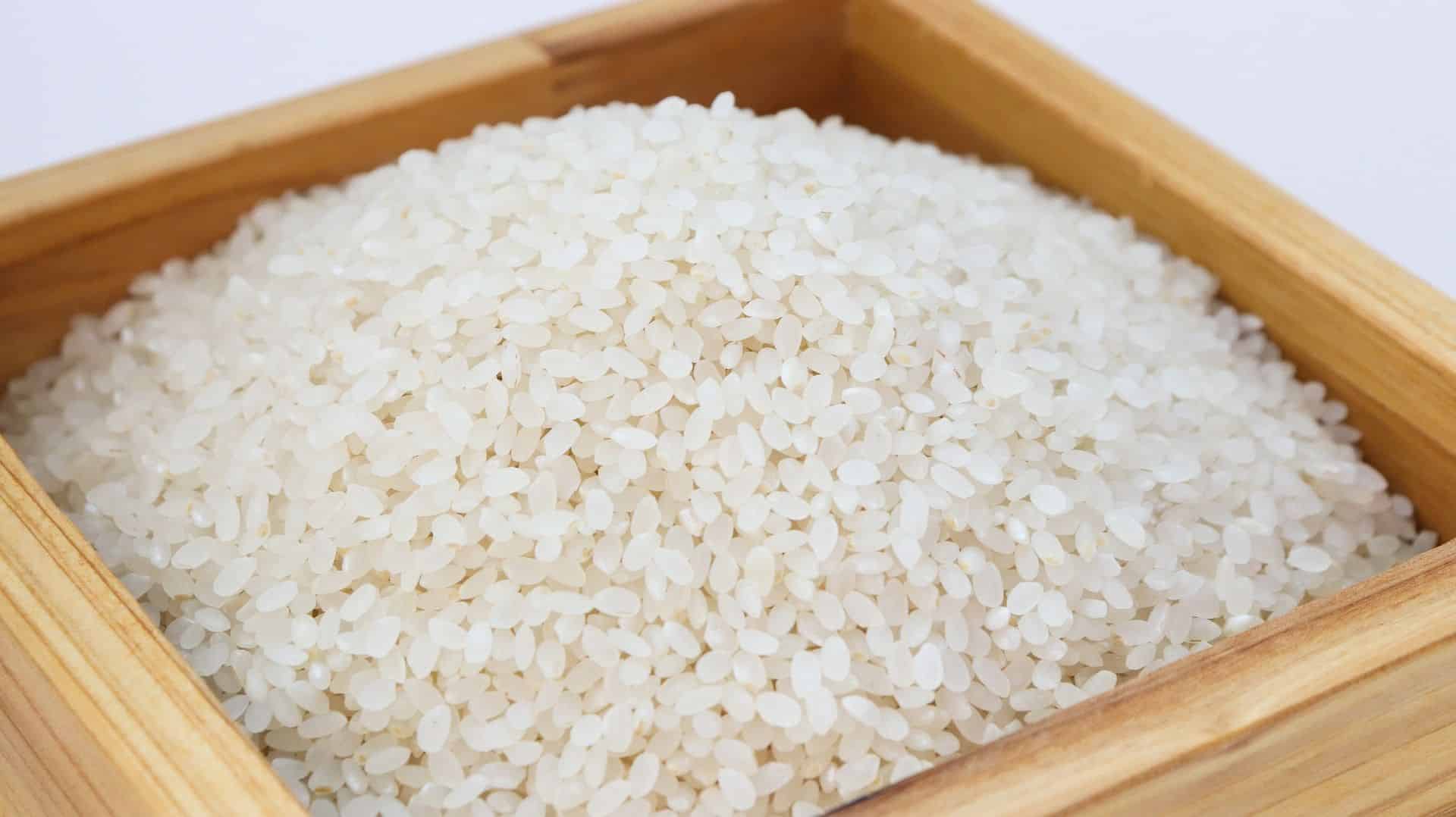 Por que você sempre deve lavar o arroz antes de cozinhá-lo?