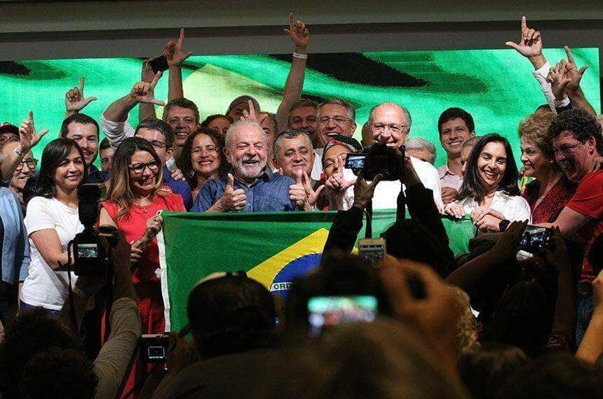 senadores desejam sucesso a lula no governo e na pacificacao do pais