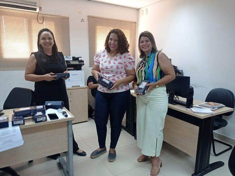 clinicas odontologicas e centro de especialidades odontologicas ceo recebem aparelhos de celular