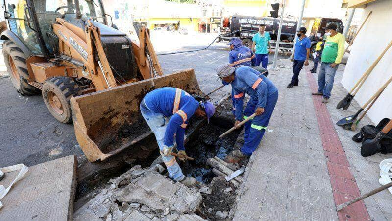 secretaria de obras retira 20 toneladas de lixo todo mes dos bueiros de cuiaba