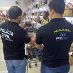 Polícia Civil e Procon Municipal apreendem 46 armas de brinquedo em loja no Centro da Capital