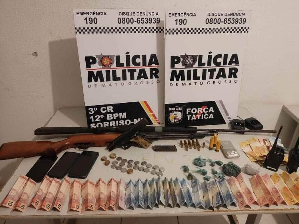 PM prende cinco pessoas e apreende armas de fogo e municoes CAPA