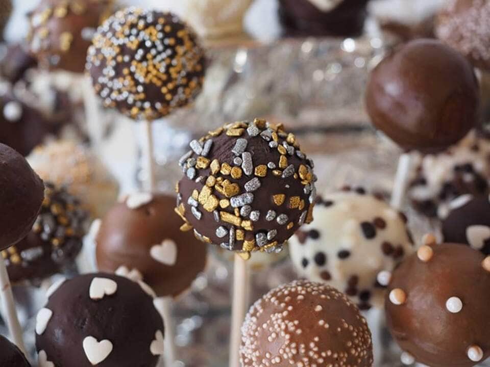 como fazer pirulito de chocolate