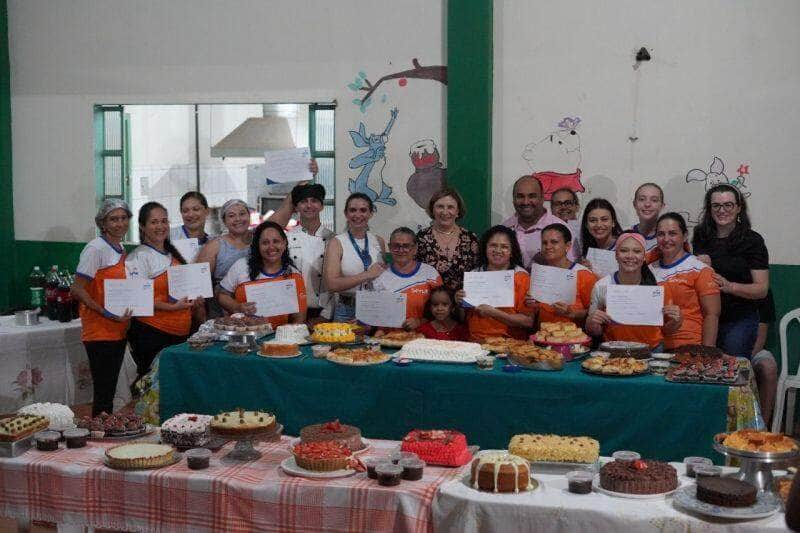 curso de tortas e bolos e concluido com sucesso em lucas do rio verde