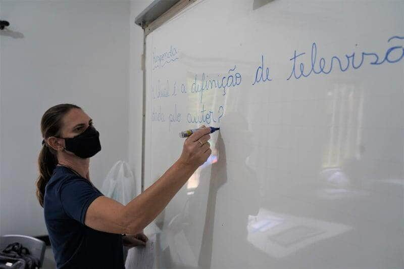 licitacao da semana inclui camisetas para servidores da educacao em novo ano letivo