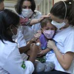ministerio da saude recebe 1 milhao de doses de vacina contra covid 19