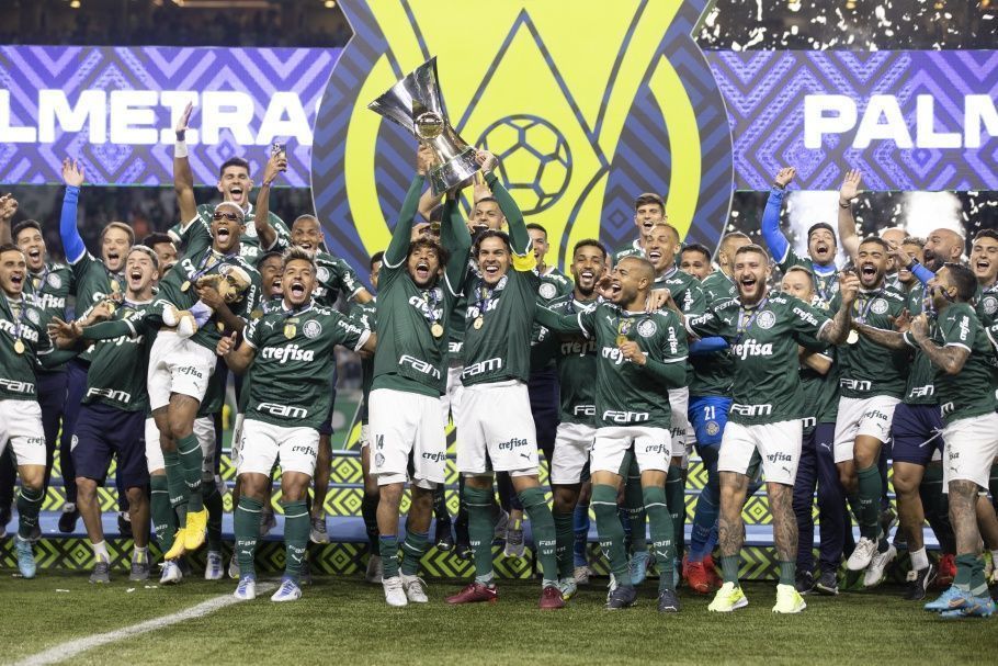 palmeiras recebe trofeu de campeao do brasileirao assai 2022