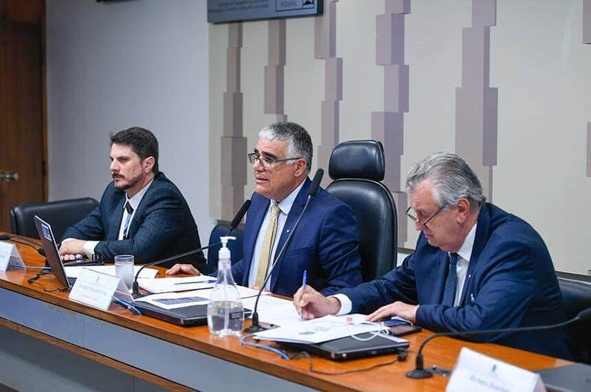 participantes de debate criticam processo eleitoral e pedem que tse analise denuncias