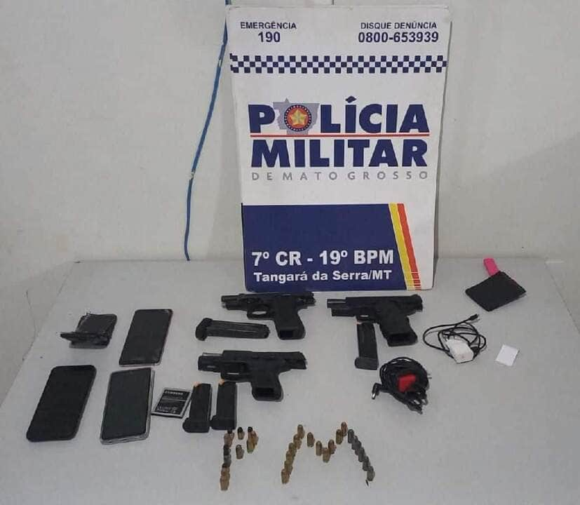 policia militar prende cinco pessoas e apreende armas de fogo em tangara da serra