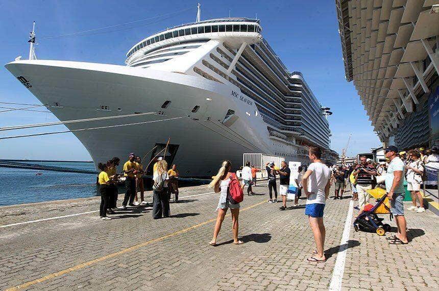 prorrogadas mps que cortam ir sobre gastos de viagem e investimentos de estrangeiros