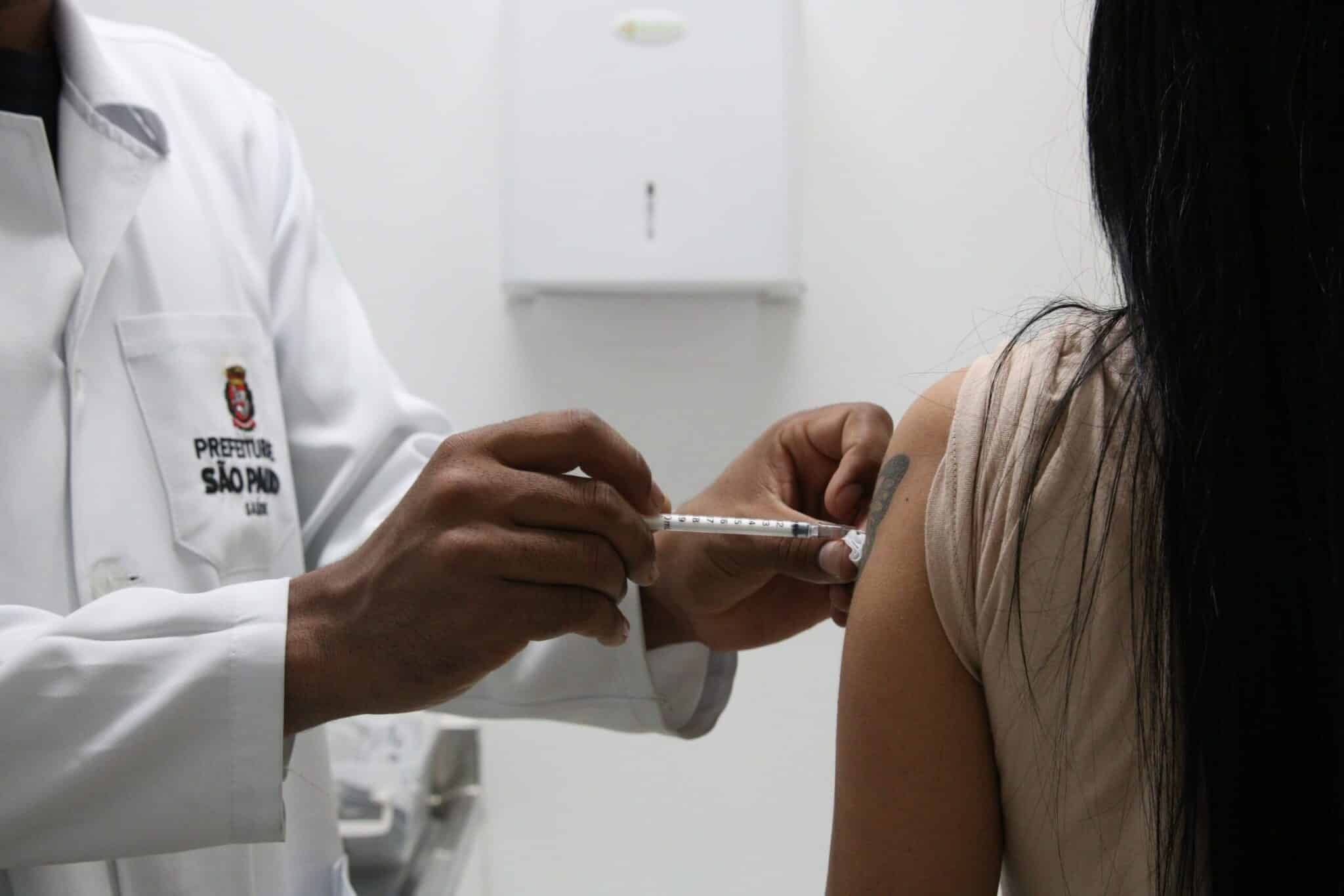 tecnicos pedem vacinas para impedir que variantes sofram mutacoes scaled