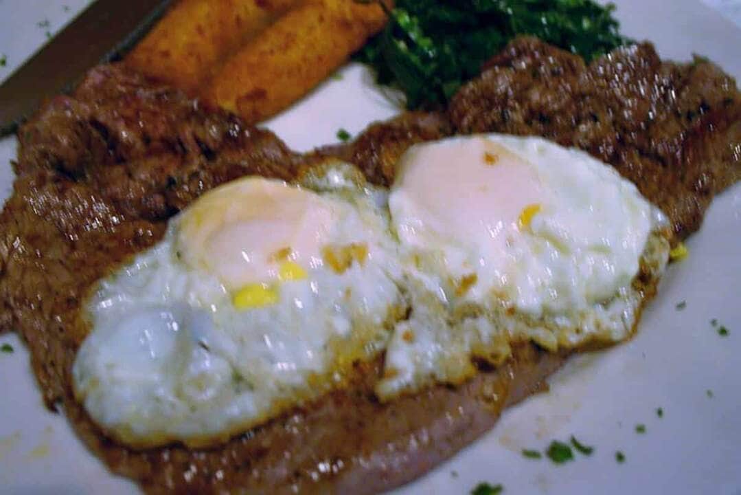 como fazer bife a cavalo